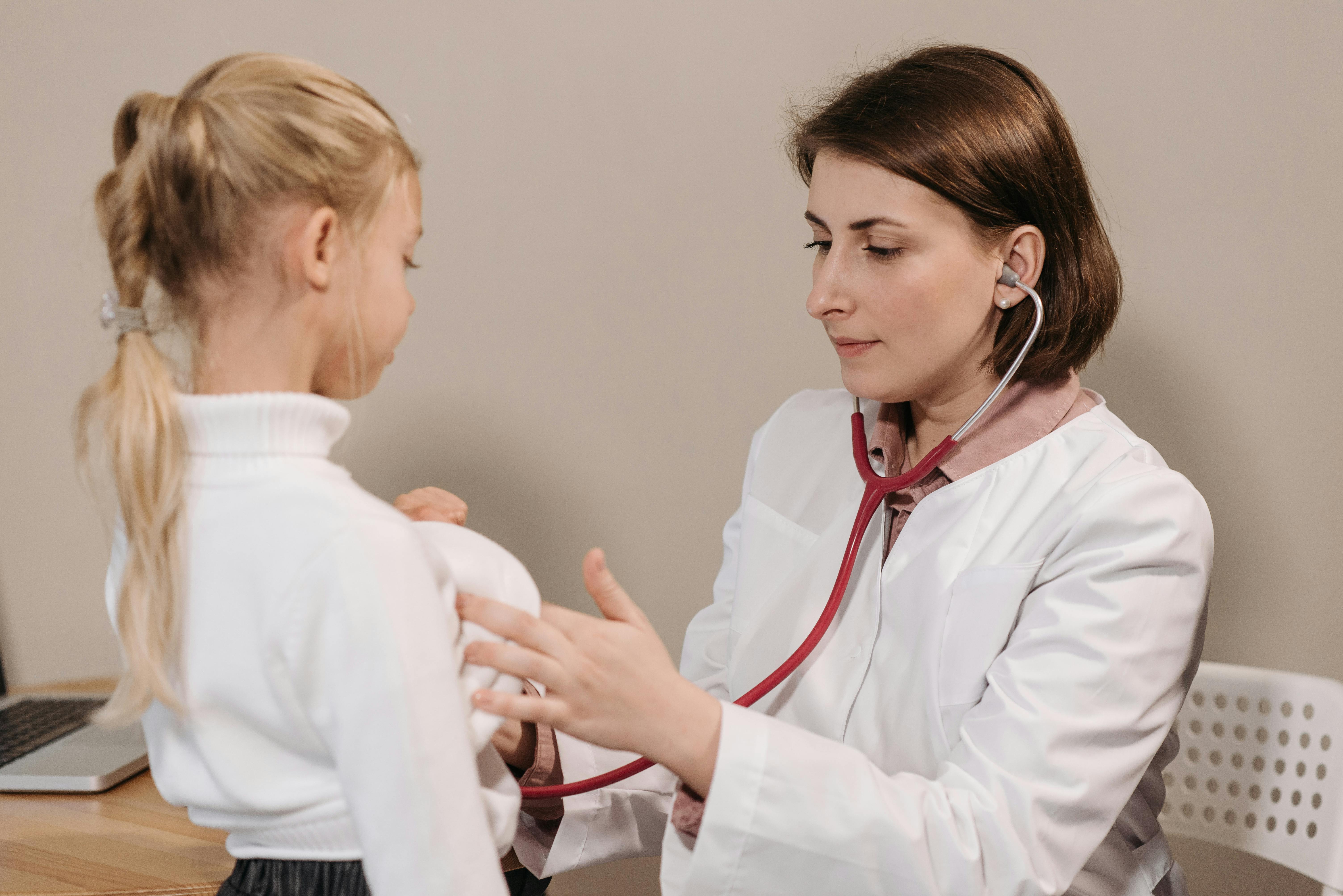 When to Call a Home Visit Doctor: Essential Guide for UAE Residents